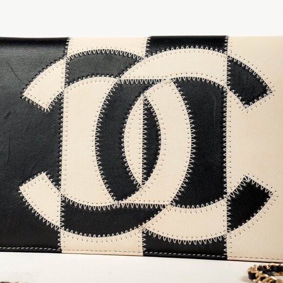 Chanel 2017 Cruise White & Black CC Patchwork Leather Shoulder Bag - Picture 9 of 14